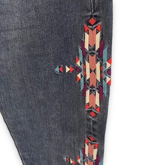 Urban Outfitters - Black High rise Cigarette South Western Embroidery - โฆ - Picture 5 of 10